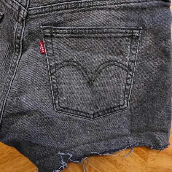 Levi's 501 Womens Denim Shorts Size 28 High Rise Cheeky Raw Hem Black Wash - Picture 12 of 12